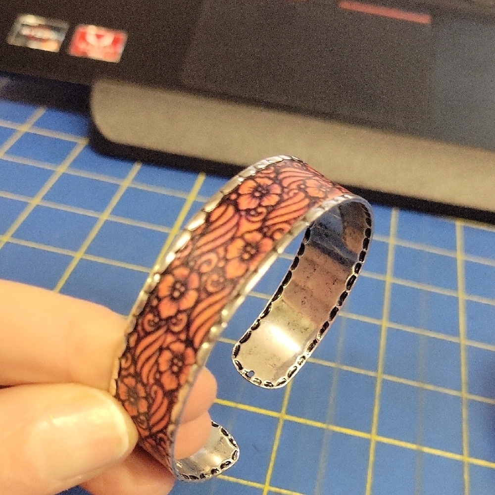 Western Brown Design Silver Tone Bracelet